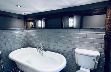 The Foremans House, With Hot Tub, A luxurious Historical pre 16th Century Grade II Listed House, location Essex in a picturesque Village, Country Pub In walking Distance - Foto 32