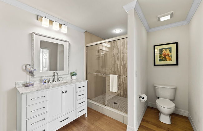 Catina Vacation Rental: Bright 2-BR Condo with Lake Views. Located in Lely Resort with Pool, Hot Tub, and Golf Access. Ideal for Golfers and Beachgoers, Minutes from Naples and Marco Island - Foto 19