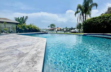 Clearwater Beach Waterfront Modern Villa 4BD 2BIG OPEN LOFT 4BT with Pool Boat Deck Sleep 15 - Foto 8