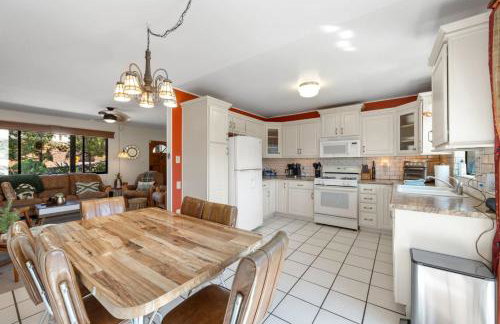 Pine Nest Retreat Saloon and Scenic Views - Foto 11