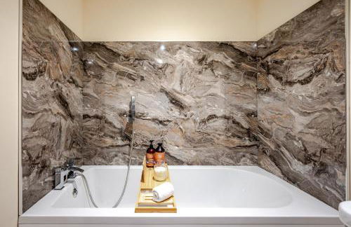 5-Bed Holiday Home with Hot Tub near Shrewsbury - Foto 78