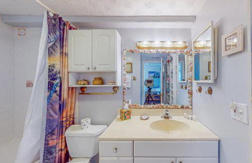 Oceanview condo with pool, beach access, jetted tub, W/D, & AC - Foto 11