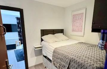 Appartement moderne et entièrement rénové en plein cœur du village, chambre séparée, balcon vue montagne, très proche des pistes - Foto 5