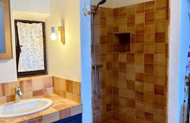 La maison Haut-perché townhouse with view and jacuzzi - Photo 25