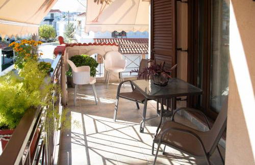 Sunrise Suite Olympiada - Luxury Beachfront Escape - Photo 31