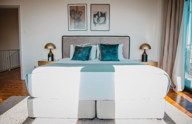 Phaedrus Living: City Center Sky Penthouse - Photo 6