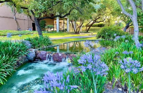 KeyLuxe, Luxury Apartment with Jacuzzi, Pool, Gym, Tennis in Walnut Creek - Photo 4