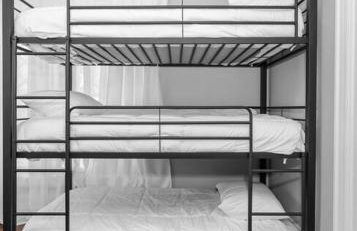 Entire 2nd and 3rd level of Spacious Historic Home - Foto 42