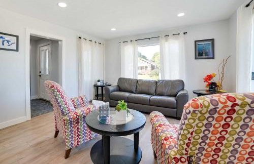 Dom Rodzinny Lakeview Getaway - Walk to Lake Huron - Photo 2