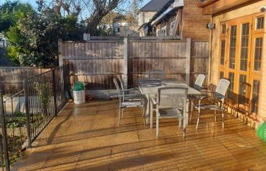 Luxury London House Sleeps x 16, Free Parking, Free Wifi, Garden Patio, Close to tube line easy access to Central London - Foto 7