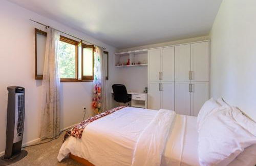 Spacious 3BR Redmond Home with Fireplace & BBQ - Foto 28