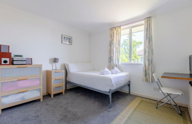 Homely 1 Bedroom Apartment in Beckton With Parking - Foto 3