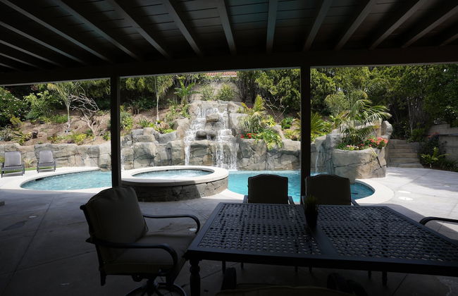 Coming Mid-April 2023! Beautifully upgraded two-story home with backyard oasis - Foto 33