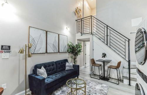 Large Bi-Level 2BR Loft in Old City that Sleeps 8 - Foto 1