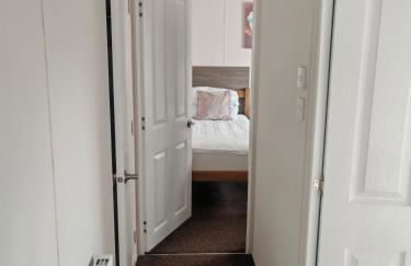 Manor Park Dog Friendly 2 bed, 6 berth Lodge with decking 600 Yard's From The Beach In Hunstanton - Foto 9