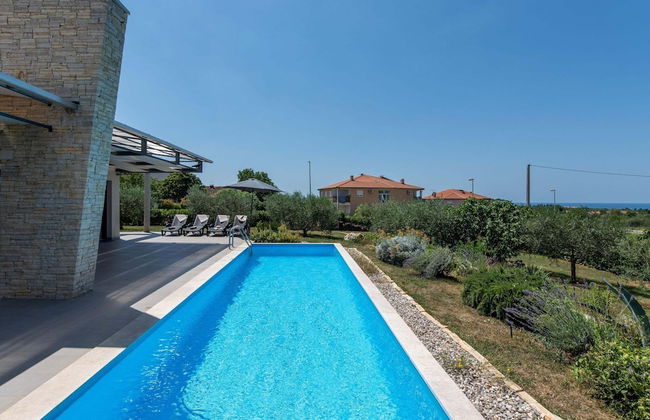 Modern Villa With Pool, Covered Terrace and sea View - Foto 15