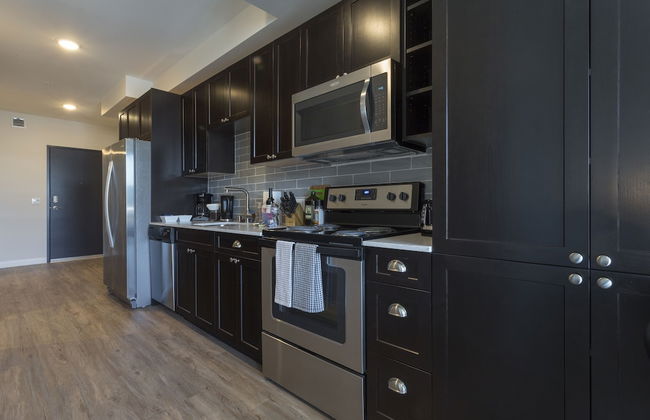 Domicile Suites at Cove - Photo 31