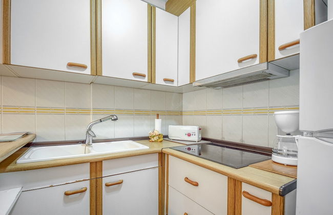 Apartment in Roses Near Platja del Eastrell - Photo 5