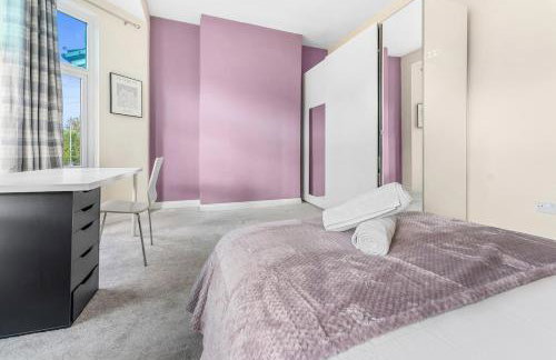 The Royal Stay at Queens Hill Sleeps 10 - Foto 16