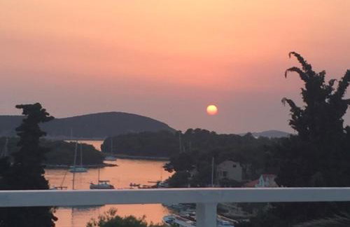 Apartment in Maslinica 70m from the sea - Photo 43