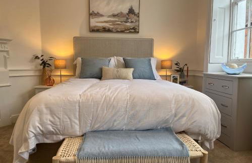 Spacious 2B Flat in Clement House - Photo 3