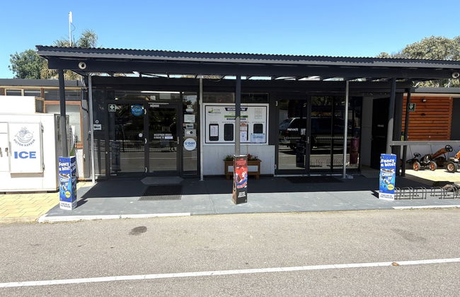 Victor Harbor Holiday Park - Photo 4