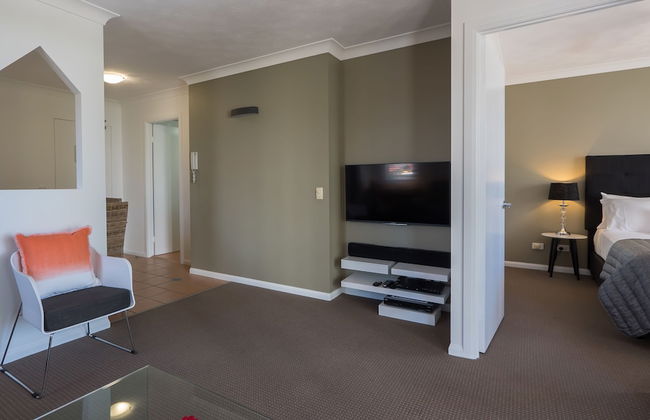 San Mateo on Broadbeach - Photo 3