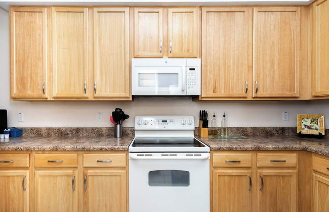 Tropical 2 BDR Condo in Brand New Resort Community - Foto 13