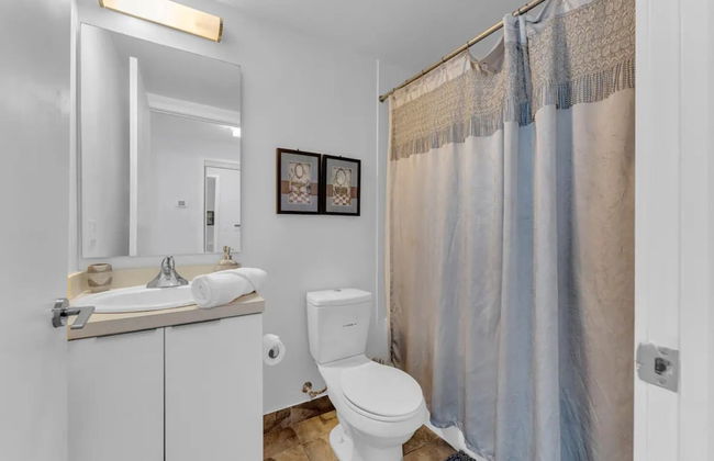 Lanterra Downtown Cn Tower - Photo 73