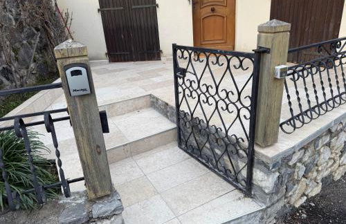 Gite boutx avec Jacuzzi 12 personnes 5 LITS DOUBLES ET 1 CANAPE LIT - Foto 27