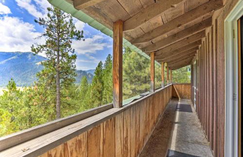 Peaceful Cabin with Mtn and River Views, Fire Pit - Foto 16