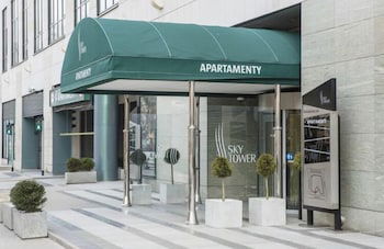 Apartments in Sky Tower with Bathtub near the window - Photo 2