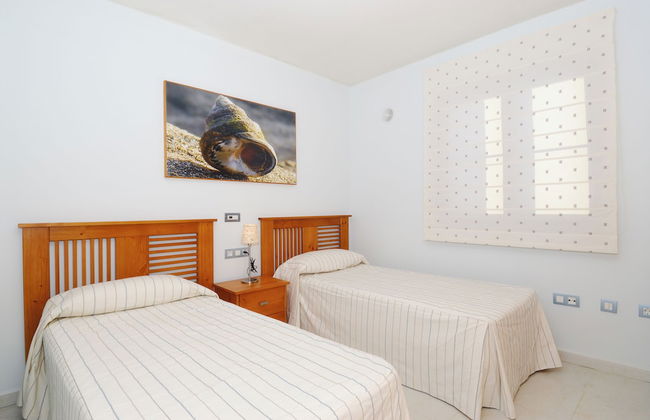 Immaculate 2-bed Apartment No 5 in Playa Blanca - Photo 3