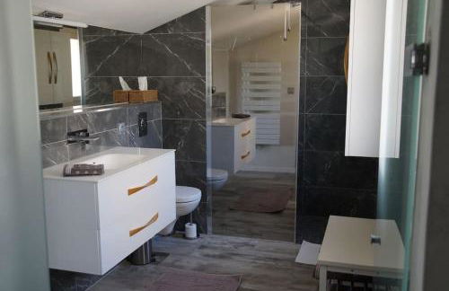 Superbe villa contemporaine vue mer dans résidence avec piscine et tennis - Foto 2