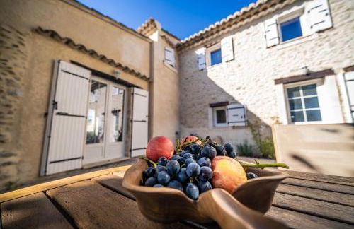 Gîte "La Sainte-Croix", Traditional Provencal House for 8 People, Private Swimming-Pool, Air-Conditioner, Beautiful Scenery - Photo 9