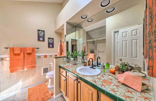 Eclectic Home with Deck 4 Miles to Ski Cloudcroft! - Foto 15