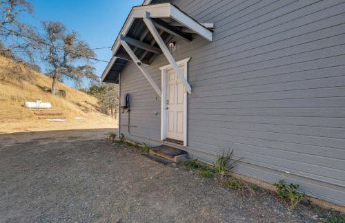 Water Views and Decks Spacious La Grange Retreat - Foto 27