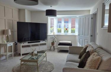 Entire 4 Bed House for Silverstone F1 - Photo 5