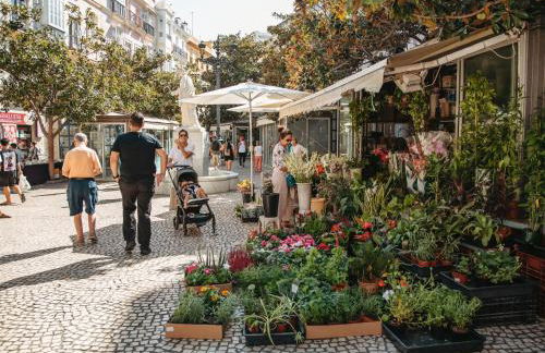 Hidden Gem GRAN TEATRO FALLA SUITES by ApartmentsinCadiz - Photo 50