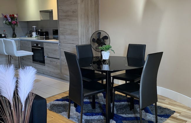 Charming 2-bed Apartment in Kingston Upon Thames - Foto 28