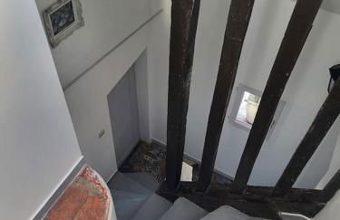 La Maison du Donjon - Gites de 8 personnes, parking privé avec jardin terrasse - Foto 33