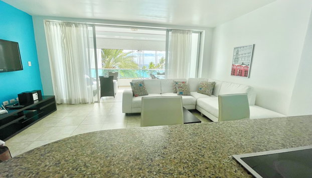 Marbella 2bedroom Beachfront Apartment - Photo 5, Living area