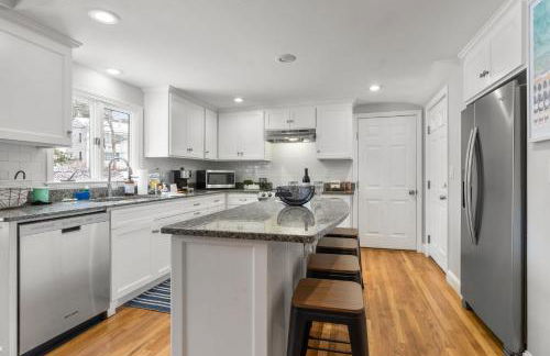 Falmouth Paradise 4BR FirepitFireplace - Foto 10