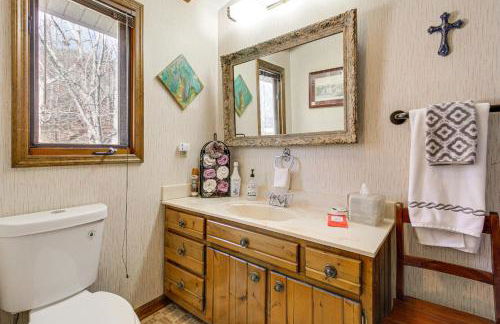 3 Mi to Ruby Falls The Downer House with Yard - Foto 11