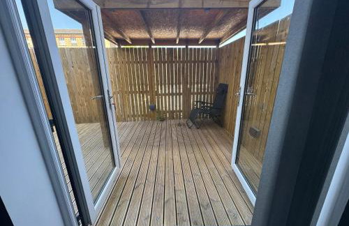 Modern 3- Bed Holiday Home - Private Parking Sleeps 10- 2 Min M62 - Foto 26