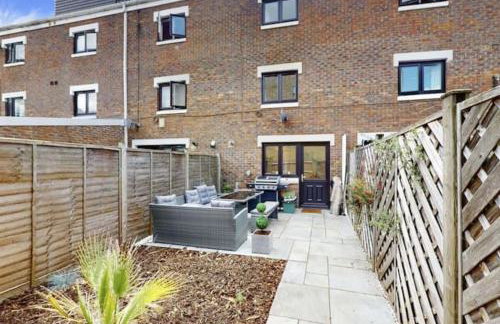 4 bedroom family home on Piccadilly line - Foto 7