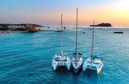 Barco para dormir sobre el Mar - Foto 9