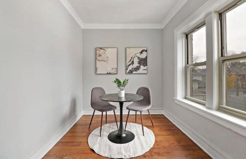 Charming 1BR Unit Close to Vibrant Shops & Dining - Montrose 1B - Foto 4