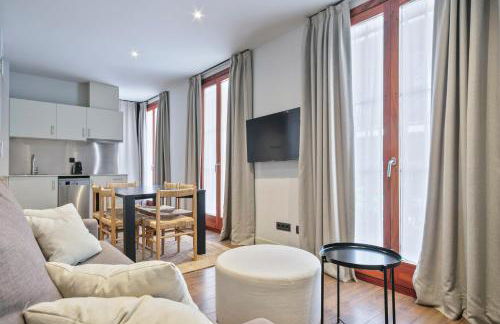 Uma Suites Barceloneta Beach - Photo 32