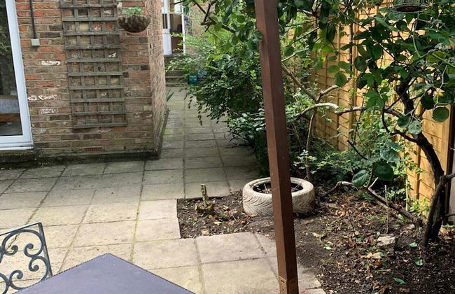 Charming 2 Bedroom Home 3 Near Arsenal Station - Foto 16